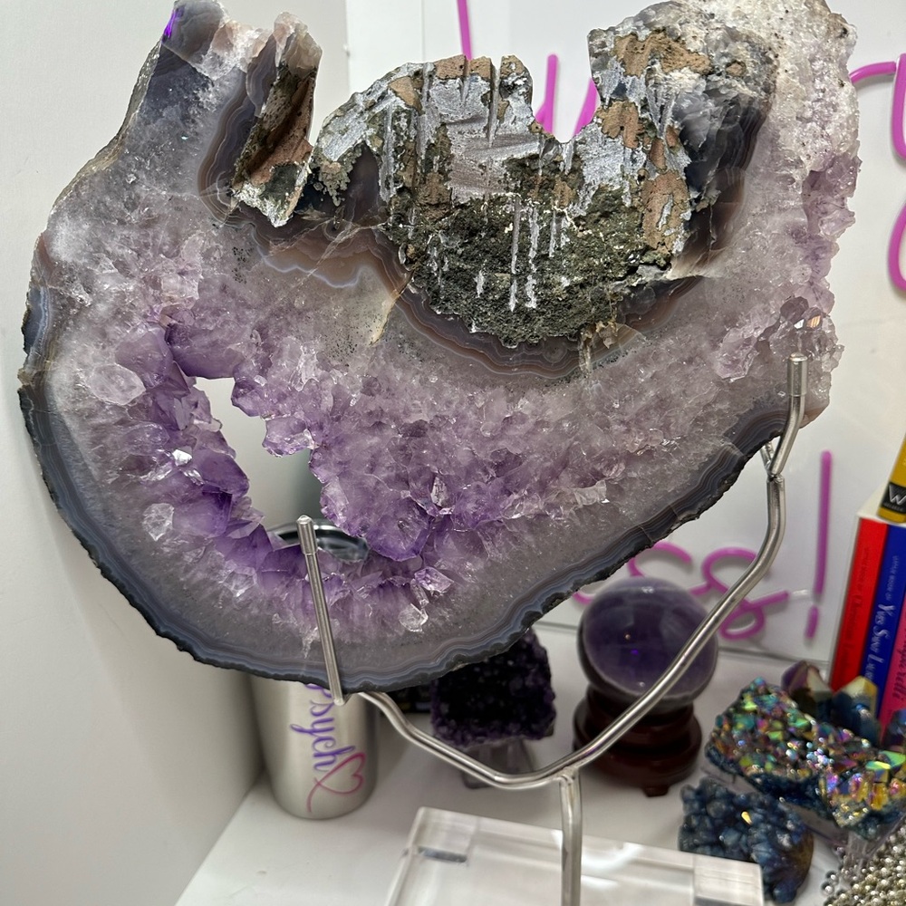 Amethyst Large Point Portal w/Custom Stand- AMYPTLSTAND-001 - Picture 7 of 11